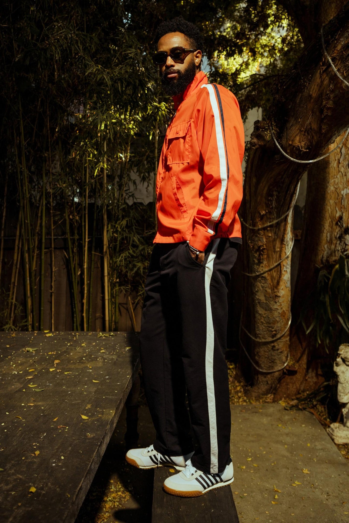 09463-168-M | VINTAGE TRAINER T | WHITE/BLACK/GUM